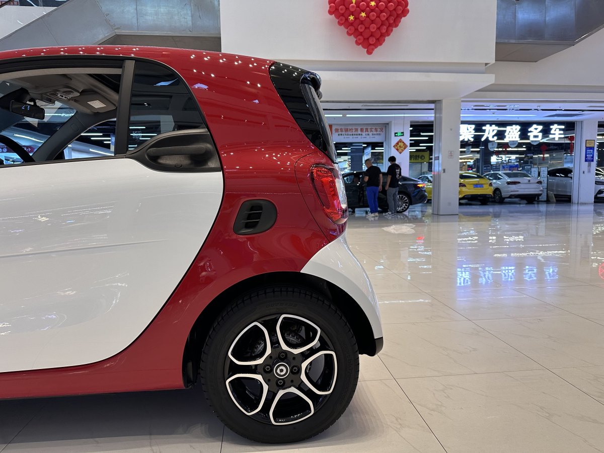 smart fortwo  2019款 0.9T 66千瓦硬頂先鋒版 國(guó)VI圖片