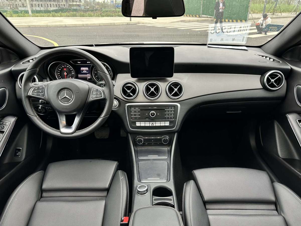 2017年12月奔驰 奔驰CLA级  2018款 CLA 200 动感型