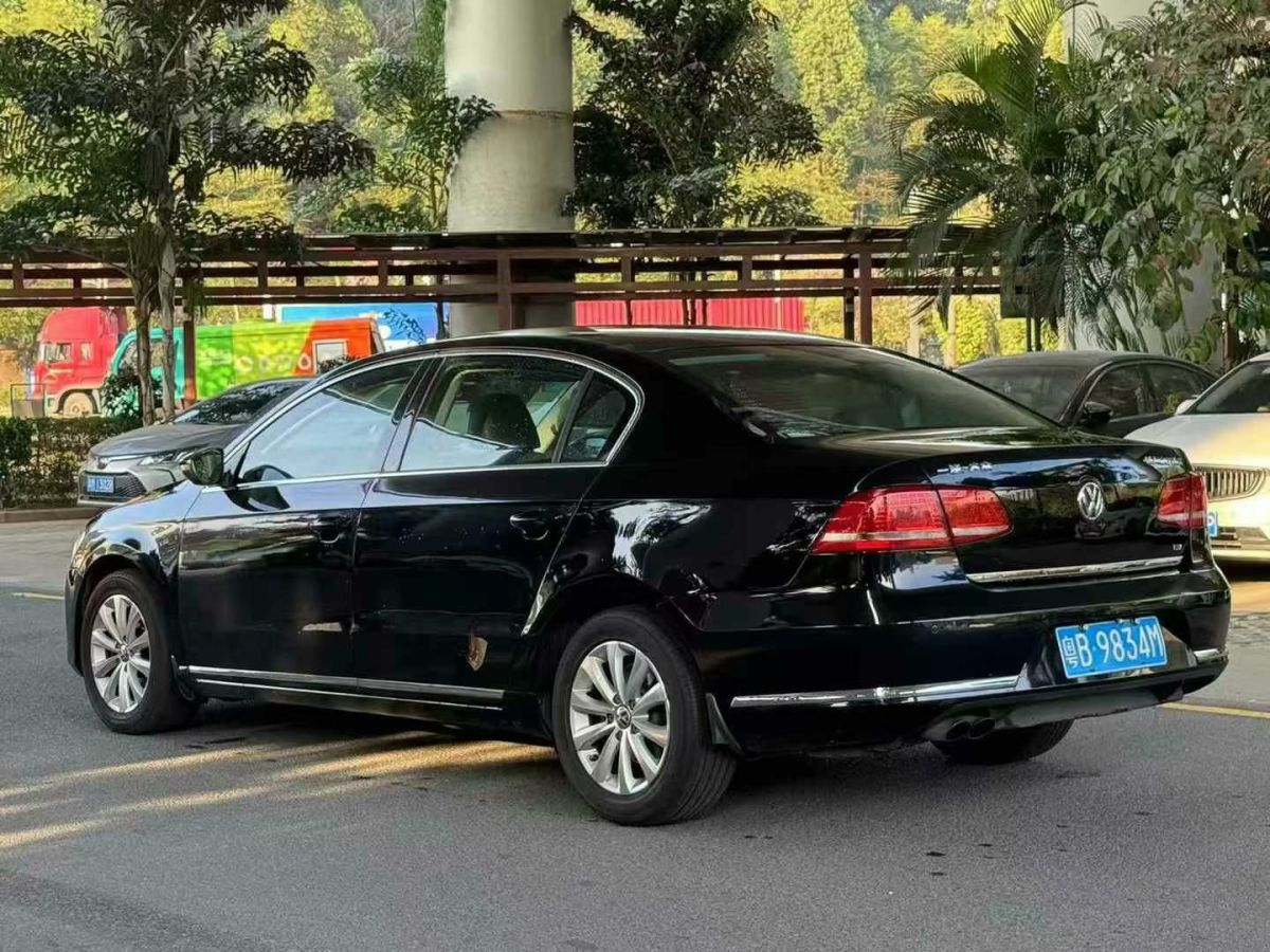 日產(chǎn) GT-R  2015款 3.8T 豪華棕紅內(nèi)飾版圖片