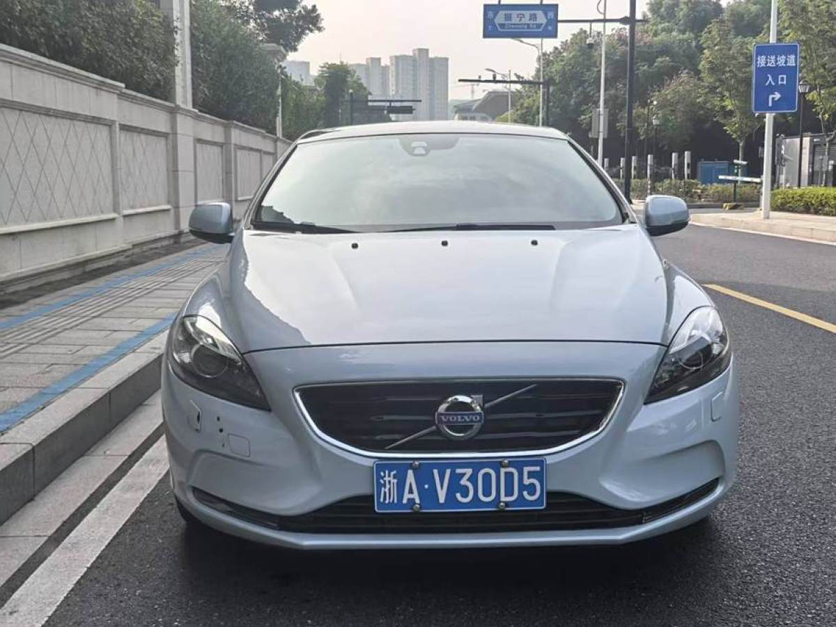 沃爾沃 V40  2016款 T3 智逸版圖片