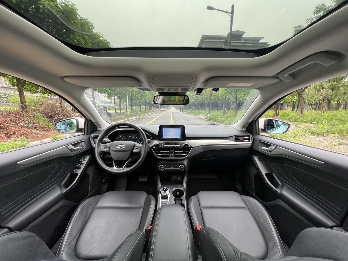 福特 福克斯  2019款 两厢 EcoBoost 180 自动锋耀型图片