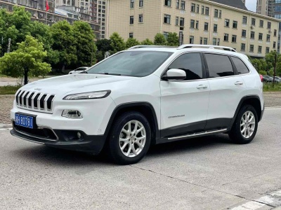 2016年11月 Jeep 自由光 2.0L 优越版图片