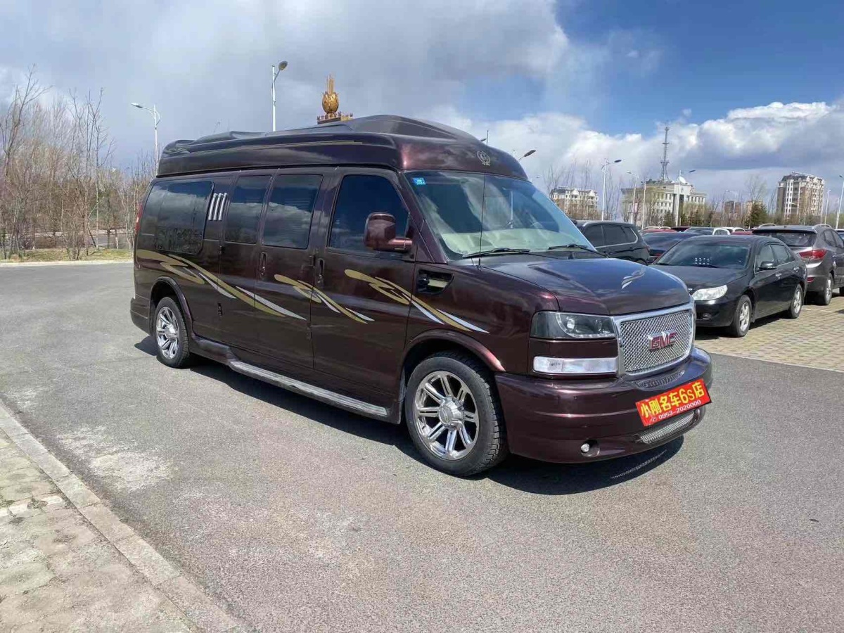 GMC SAVANA  2012款 6.0L 領(lǐng)袖級(jí)至尊版圖片