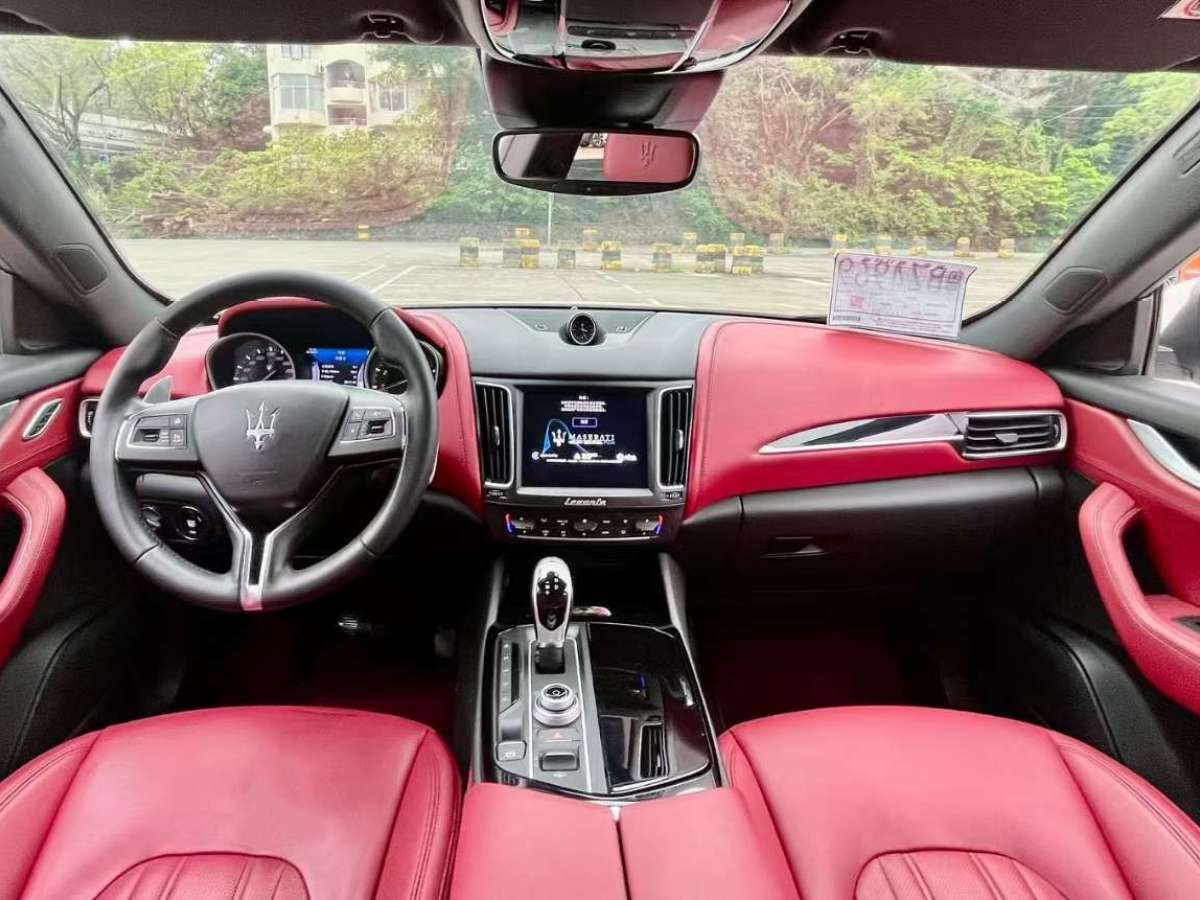 瑪莎拉蒂 Levante  2018款 3.0T 350Hp 標(biāo)準(zhǔn)版圖片