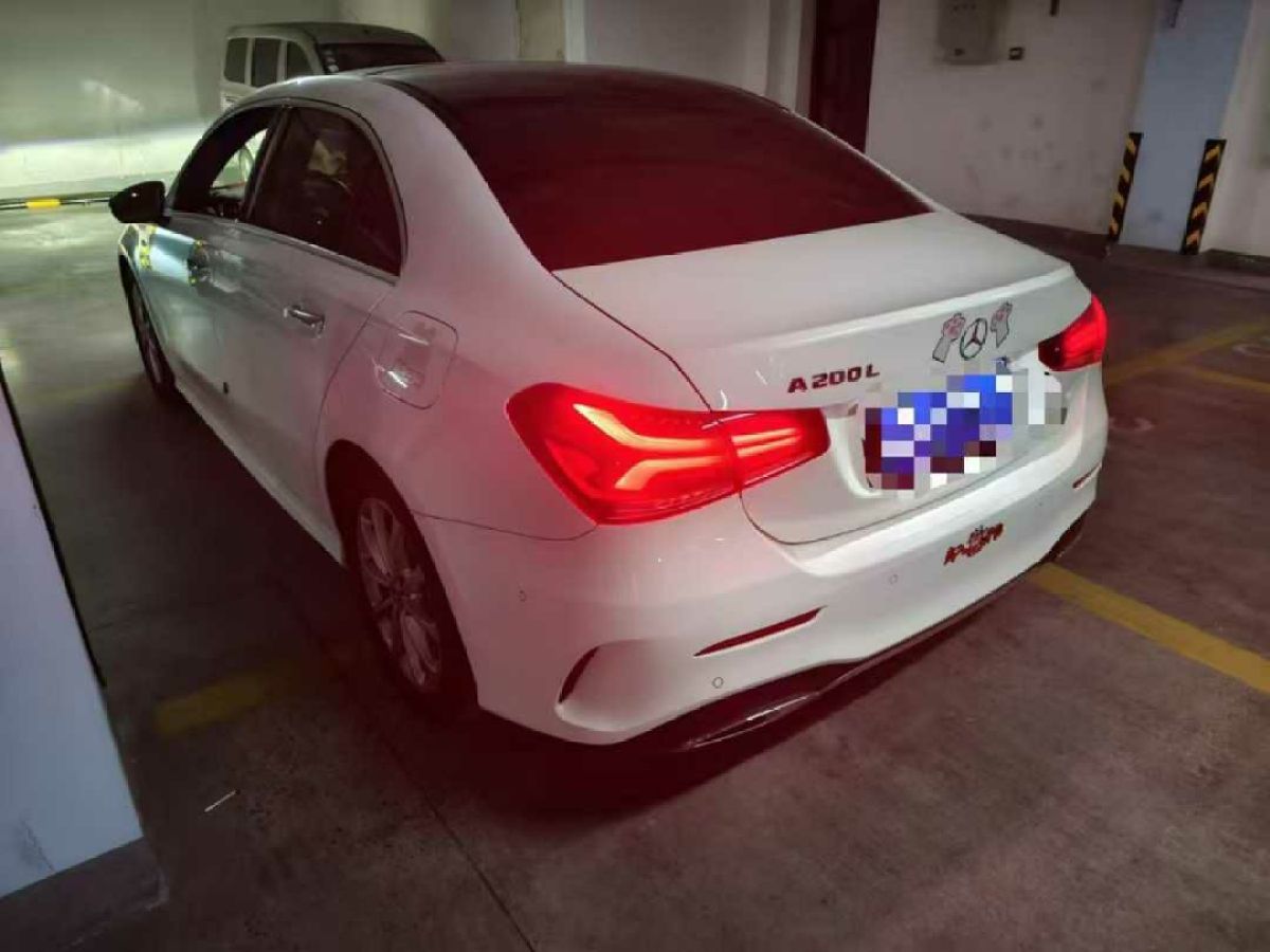 奔馳 奔馳A級  2019款  A 220 L 4MATIC 運動轎車圖片