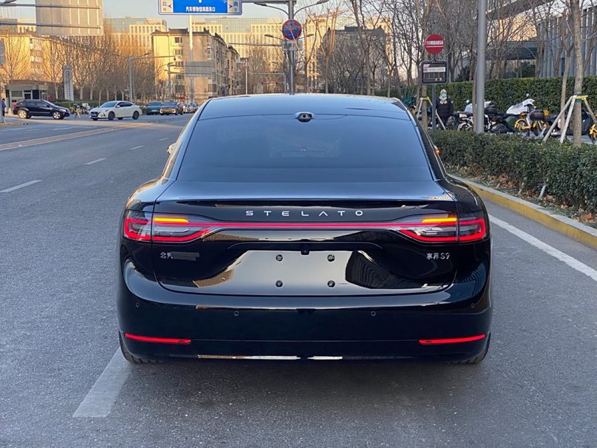 智界汽車 智界S7  2024款 Max 后驅(qū)長(zhǎng)航智駕版圖片