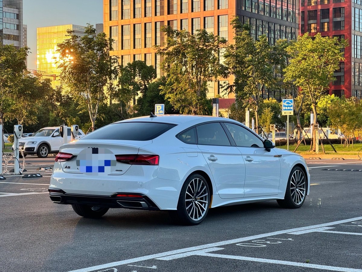 奧迪 奧迪A5  2023款 Sportback 40 TFSI quattro 豪華動(dòng)感型圖片