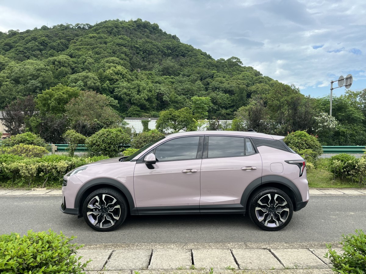 領(lǐng)克 領(lǐng)克06新能源  2022款 PHEV Shero粉色特別版圖片