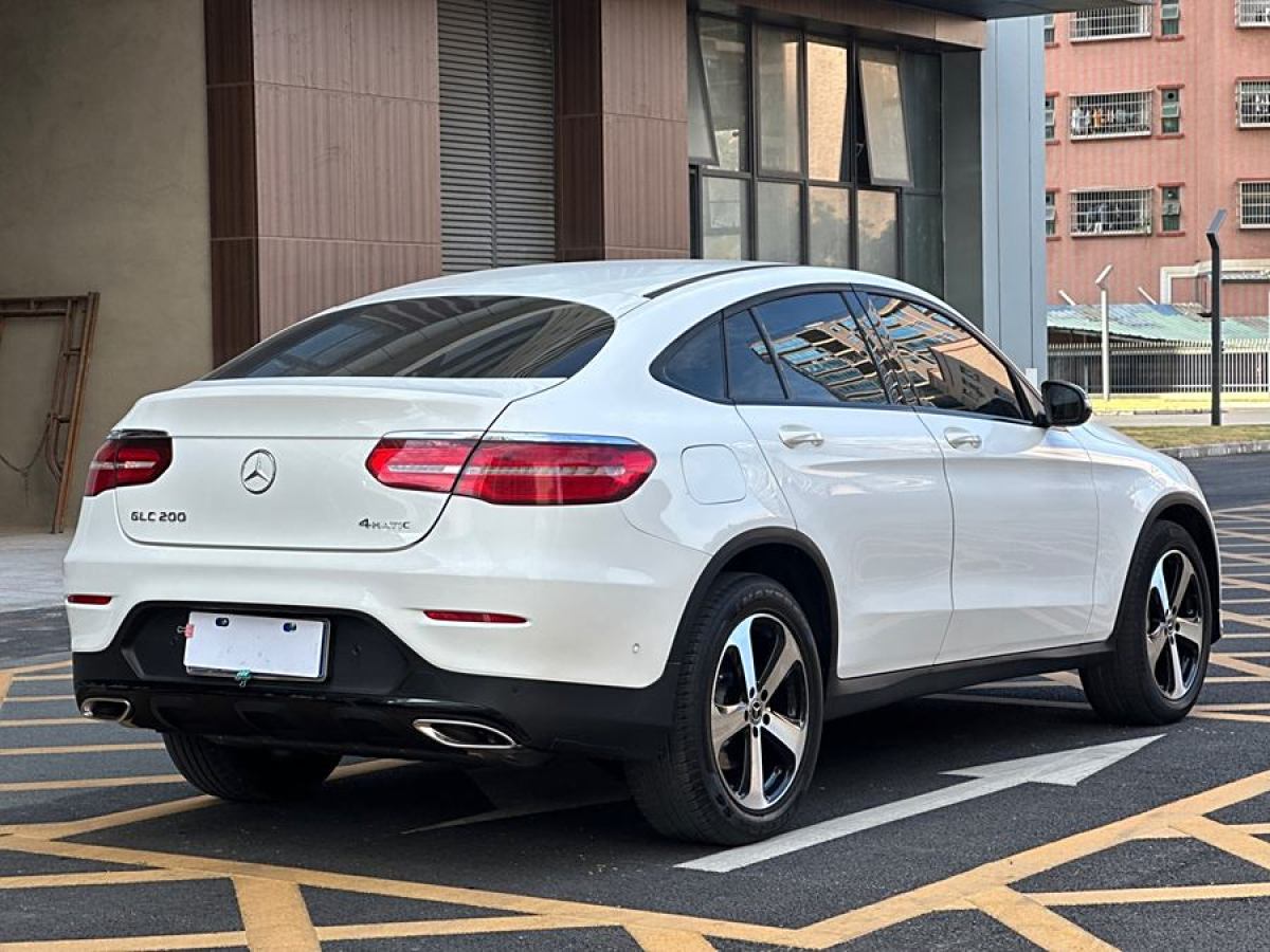 奔馳 奔馳GLC  2023款 GLC 300 4MATIC 轎跑SUV圖片