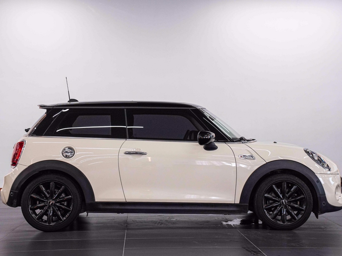 2020年4月MINI MINI  2020款 2.0T COOPER S 經(jīng)典派