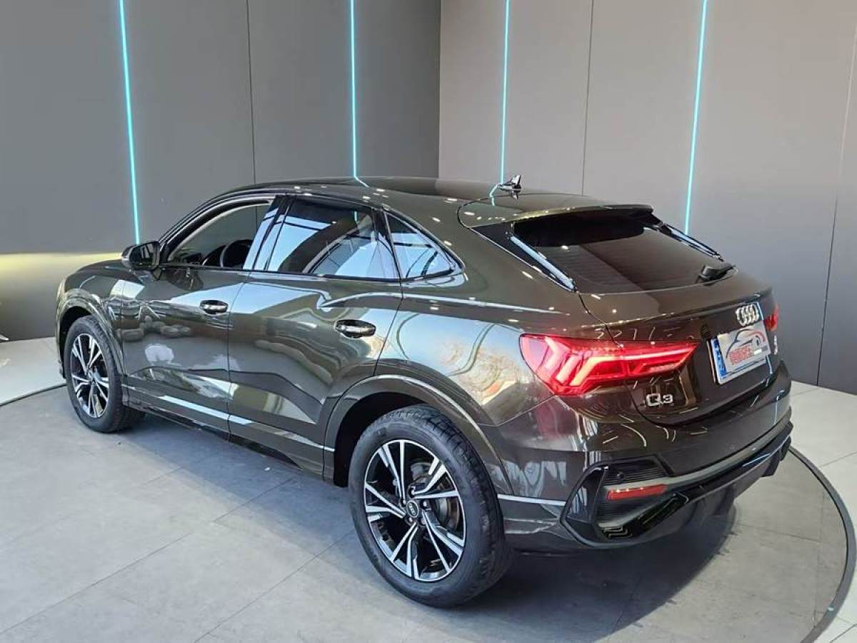 奧迪 奧迪Q3  2022款 40 TFSI 時(shí)尚動感型圖片