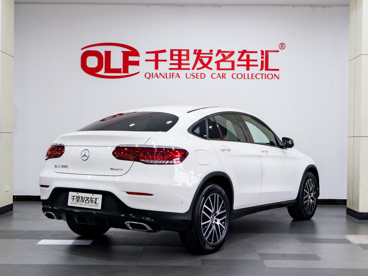 奔馳 奔馳GLC  2022款 改款 GLC 260 4MATIC 轎跑SUV圖片