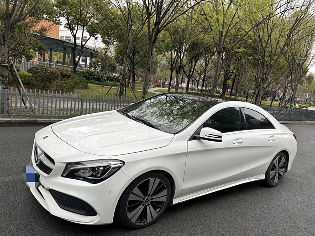 奔馳 奔馳CLA級(jí)  2019款 CLA 200 時(shí)尚型圖片