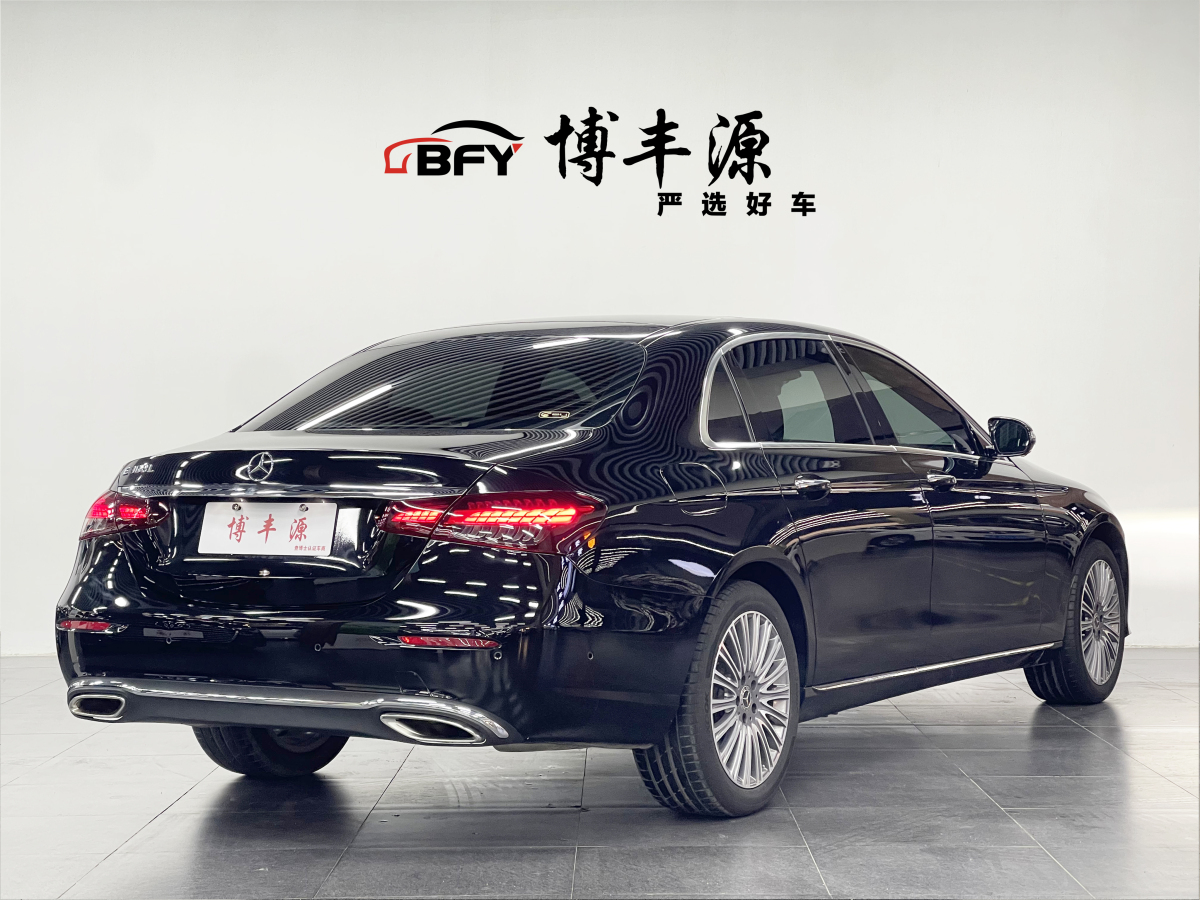 奔馳 奔馳E級(jí)  2022款 改款二 E 300 L 尊貴型圖片