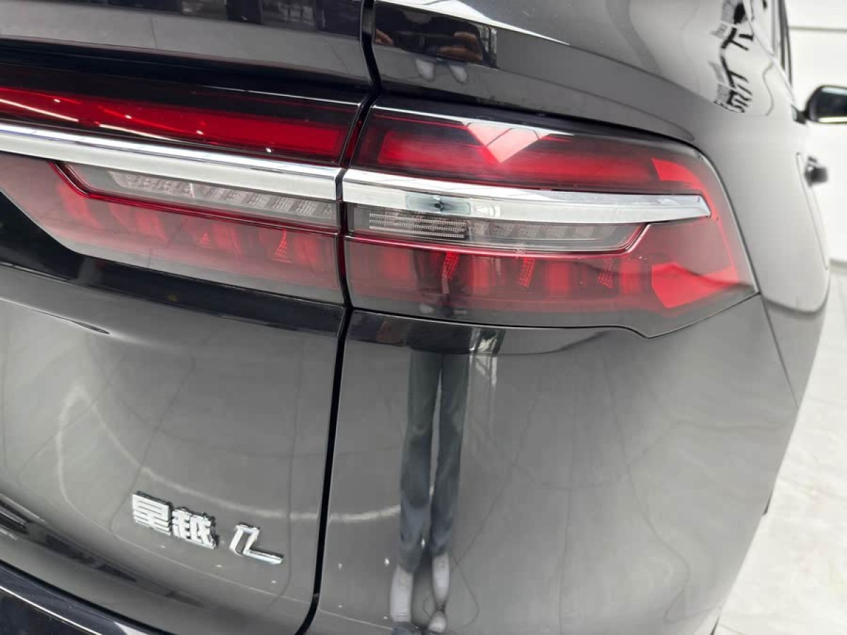 吉利 星越L  2021款 2.0TD DCT EVO兩驅(qū)尊貴型圖片