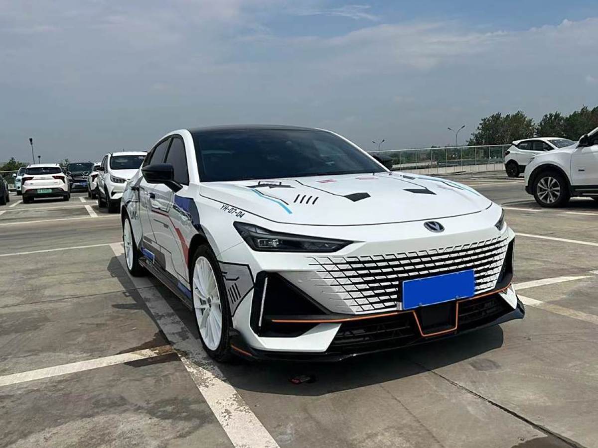 長安 長安UNI-V  2023款 1.5T 運(yùn)動版圖片