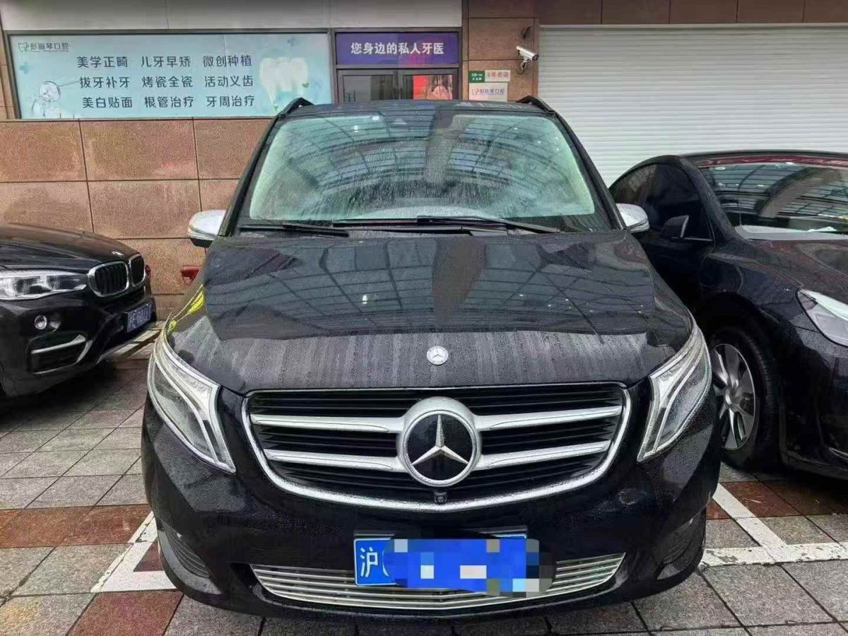奔馳 V級(jí)  2017款 V 260 L 尊貴加長(zhǎng)版圖片