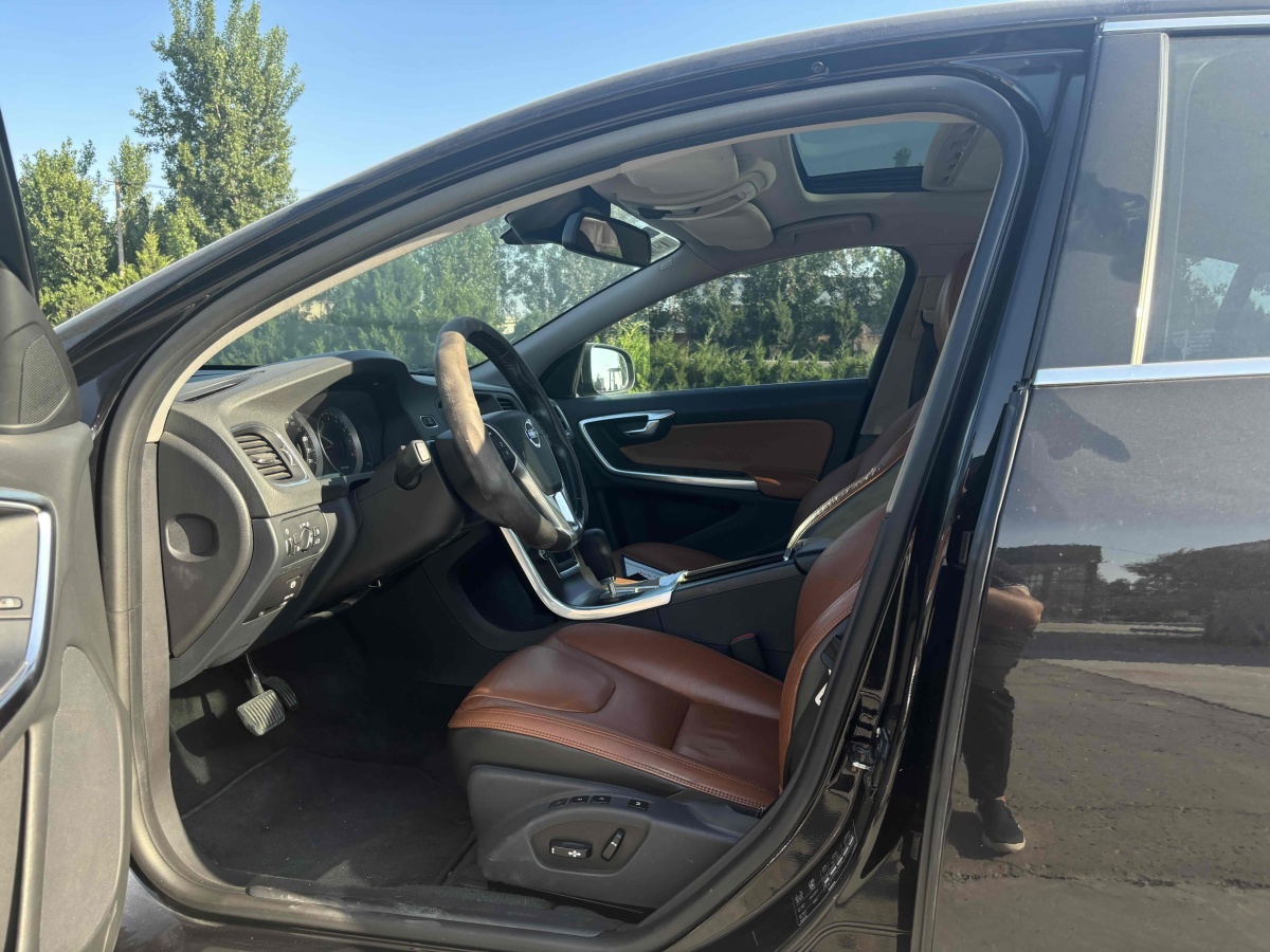 沃爾沃 S60  2011款 2.0T 智尊版圖片