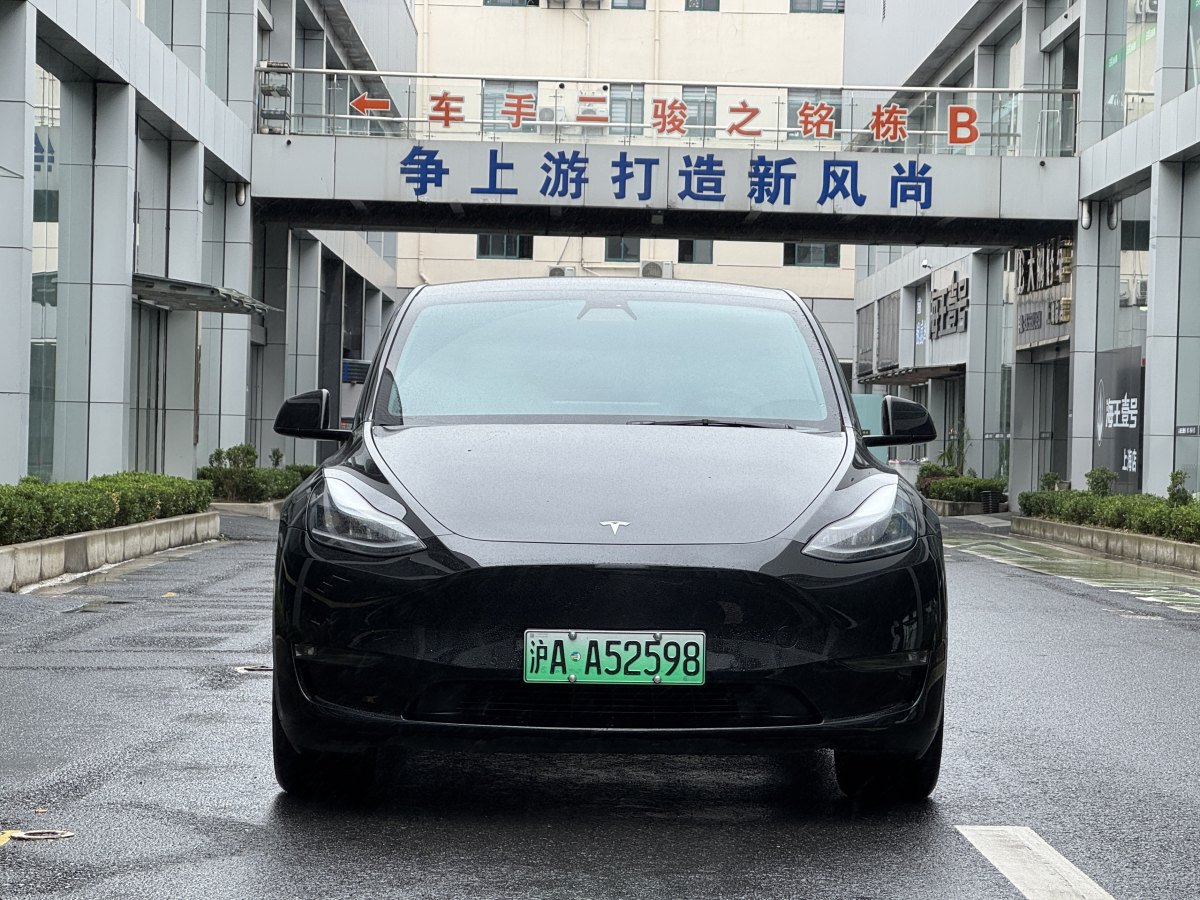 特斯拉 Model Y  2021款 改款 標(biāo)準(zhǔn)續(xù)航后驅(qū)升級版圖片