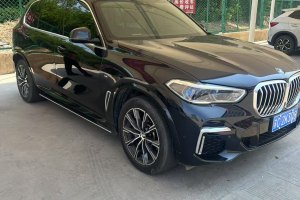 寶馬X5 寶馬 改款 xDrive 30Li 尊享型M運(yùn)動(dòng)套裝