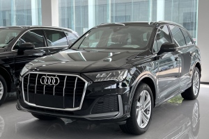 奥迪Q7 奥迪 45 TFSI quattro S line运动型