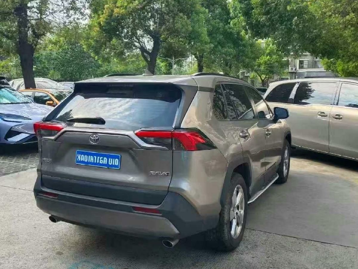 豐田 RAV4榮放  2022款 2.0L CVT兩驅(qū)風尚版圖片