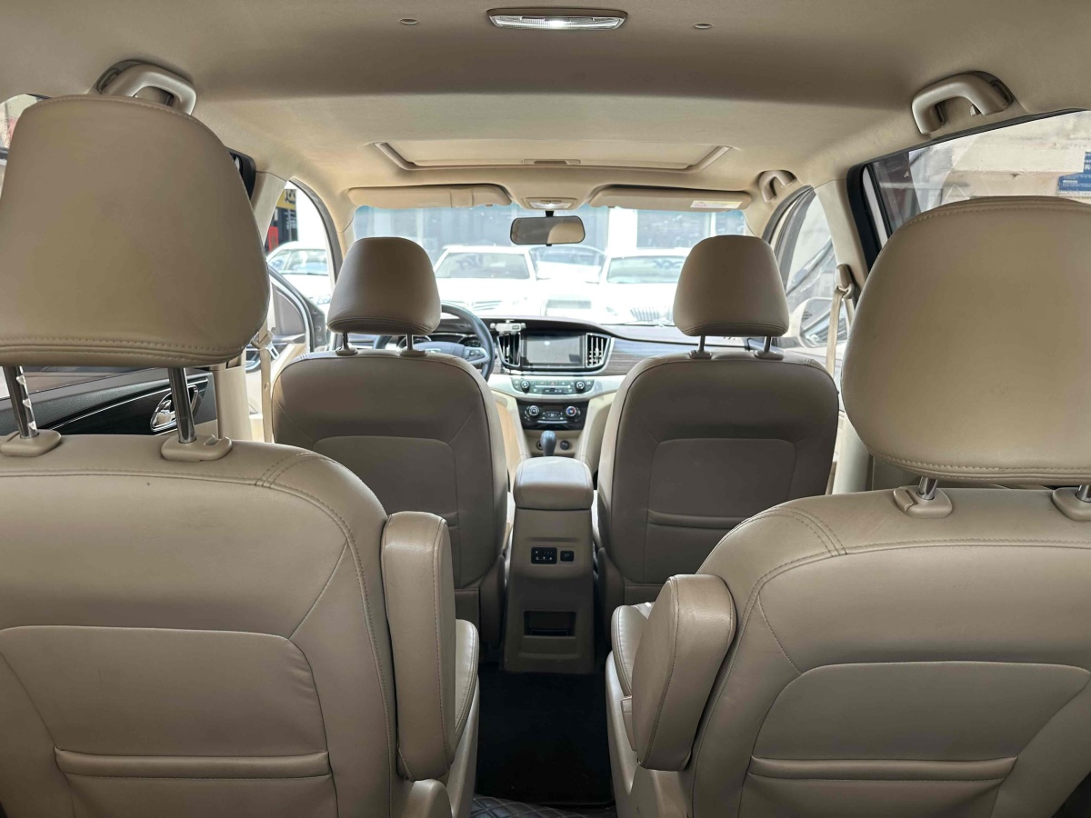寶駿 730  2016款 1.5L 手動(dòng)舒適型 7座圖片