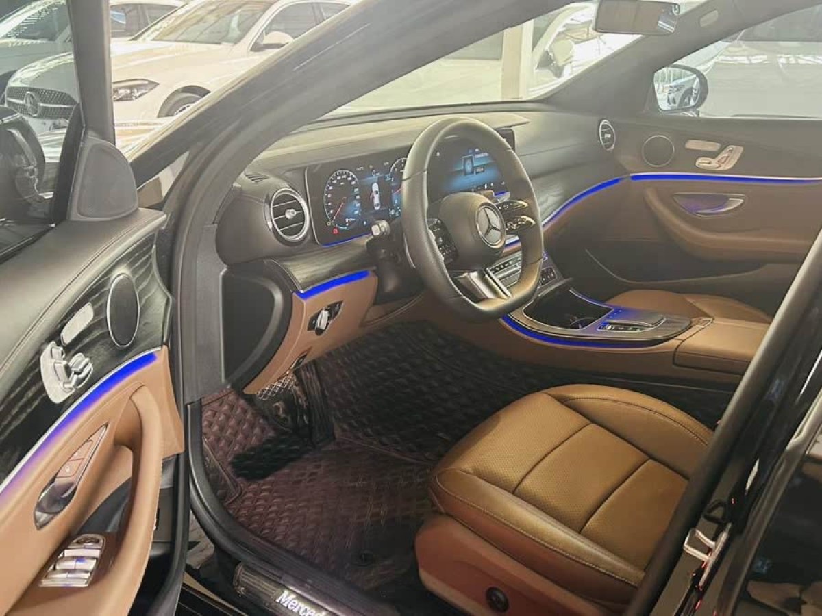 奔馳 奔馳E級  2021款 改款 E 300 L 時(shí)尚型圖片