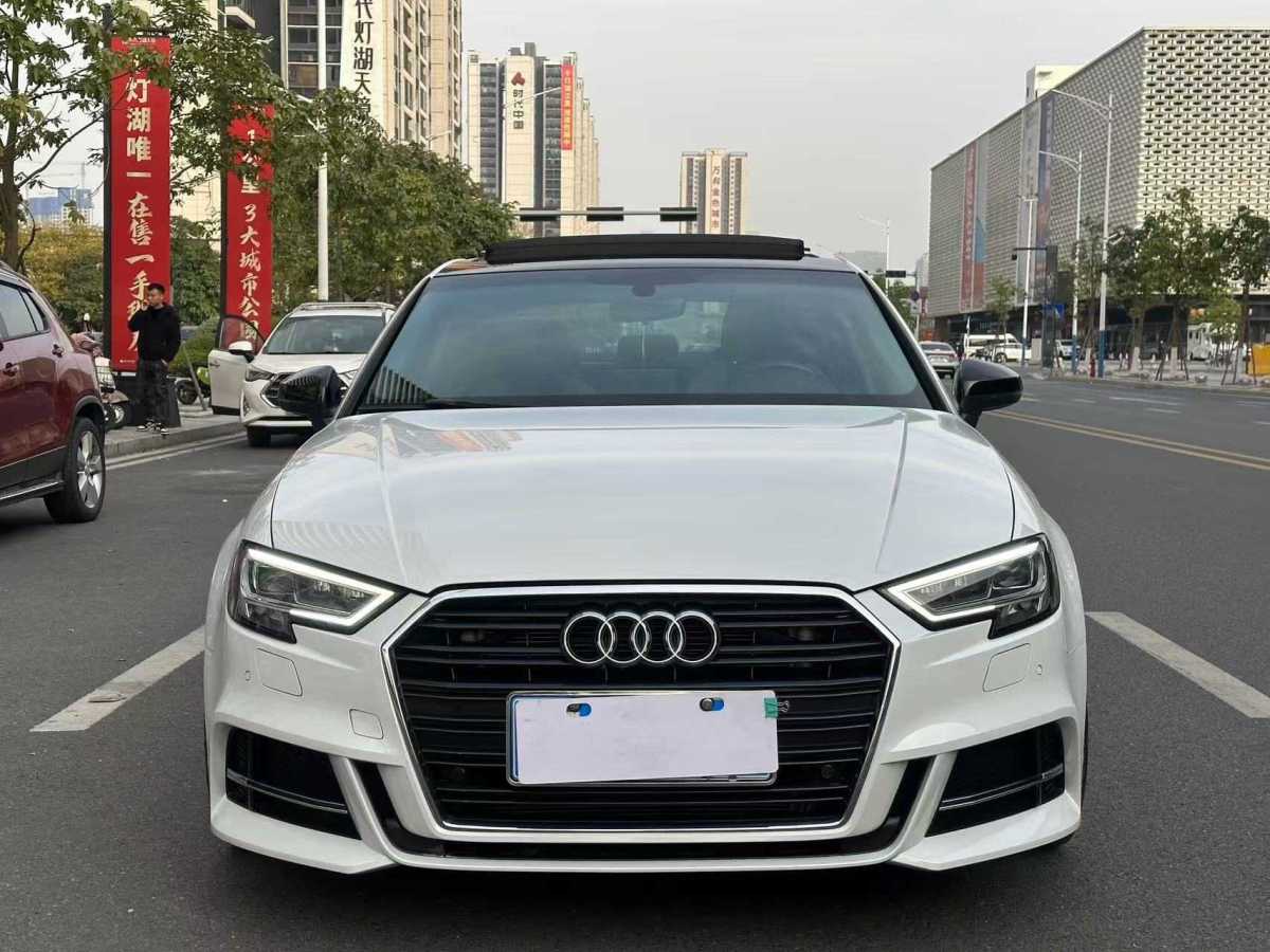 奧迪 奧迪A3  2019款 Limousine 35 TFSI 運(yùn)動(dòng)型 國(guó)V圖片