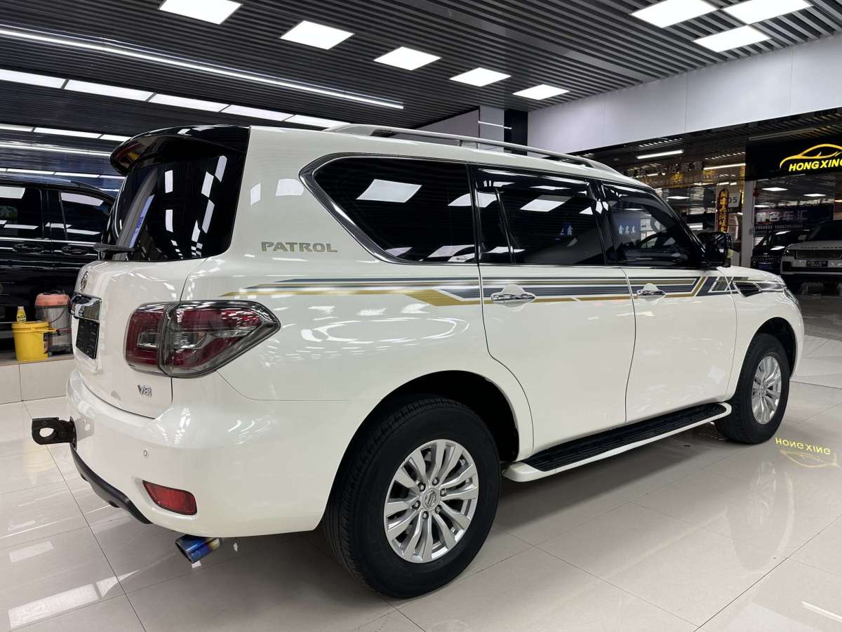 日產(chǎn) 途樂(lè)  2018款 4.0L 領(lǐng)英型圖片