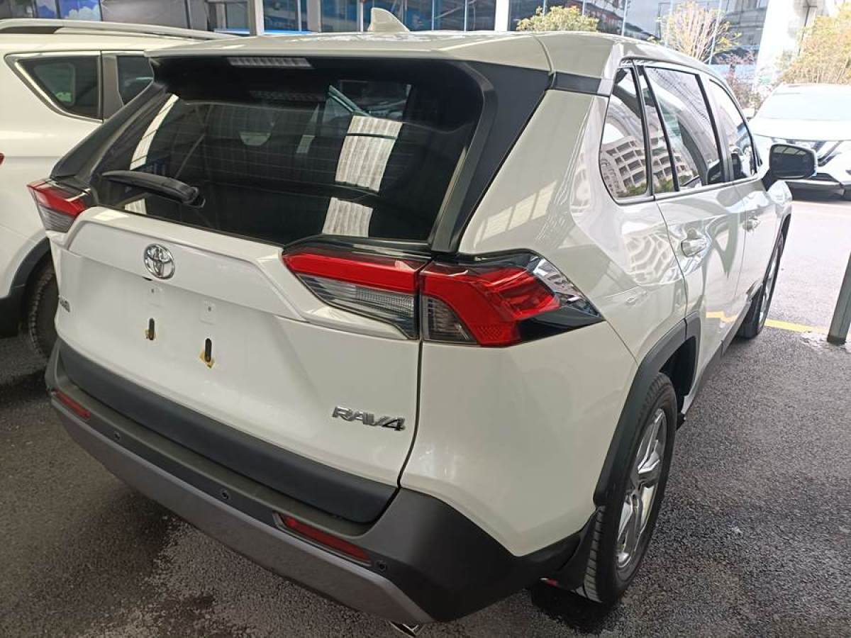 豐田 RAV4榮放  2021款 2.0L CVT兩驅(qū)風(fēng)尚版圖片