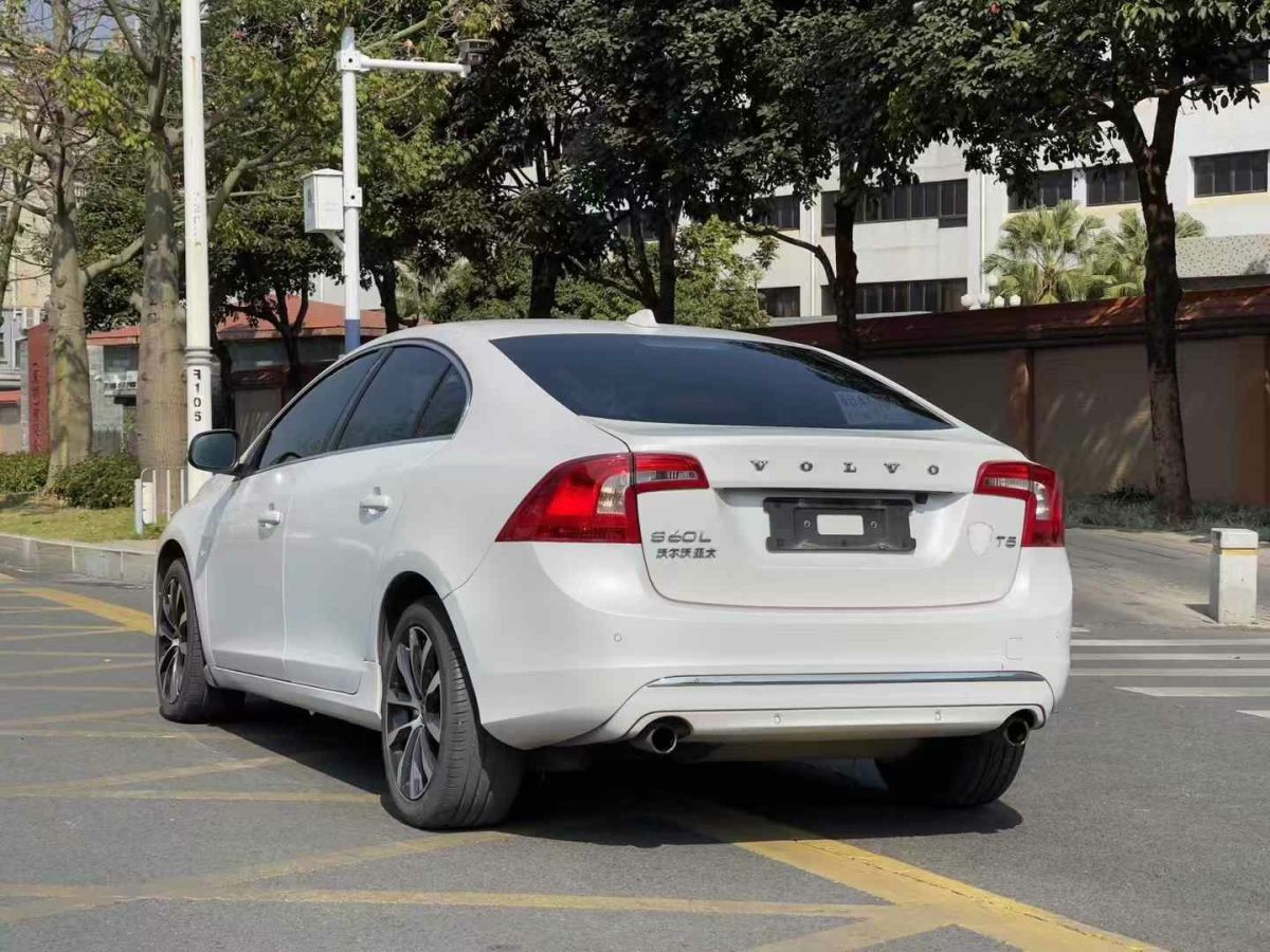 沃爾沃 S60L  2020款  T5 智進進階版圖片