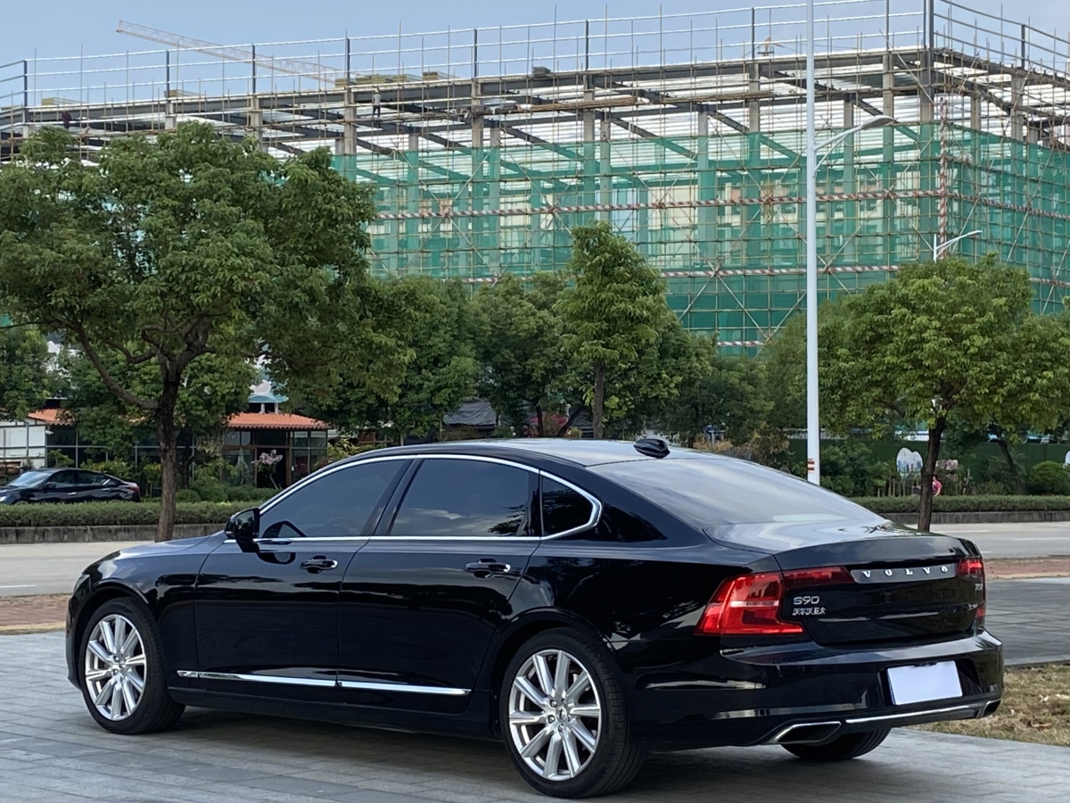 沃爾沃 S90  2018款 T5 智尊版圖片