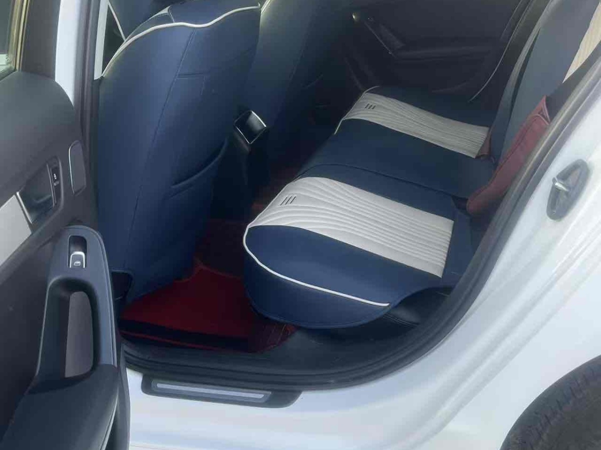 奧迪 奧迪A4L  2015款 35 TFSI 自動舒適型圖片