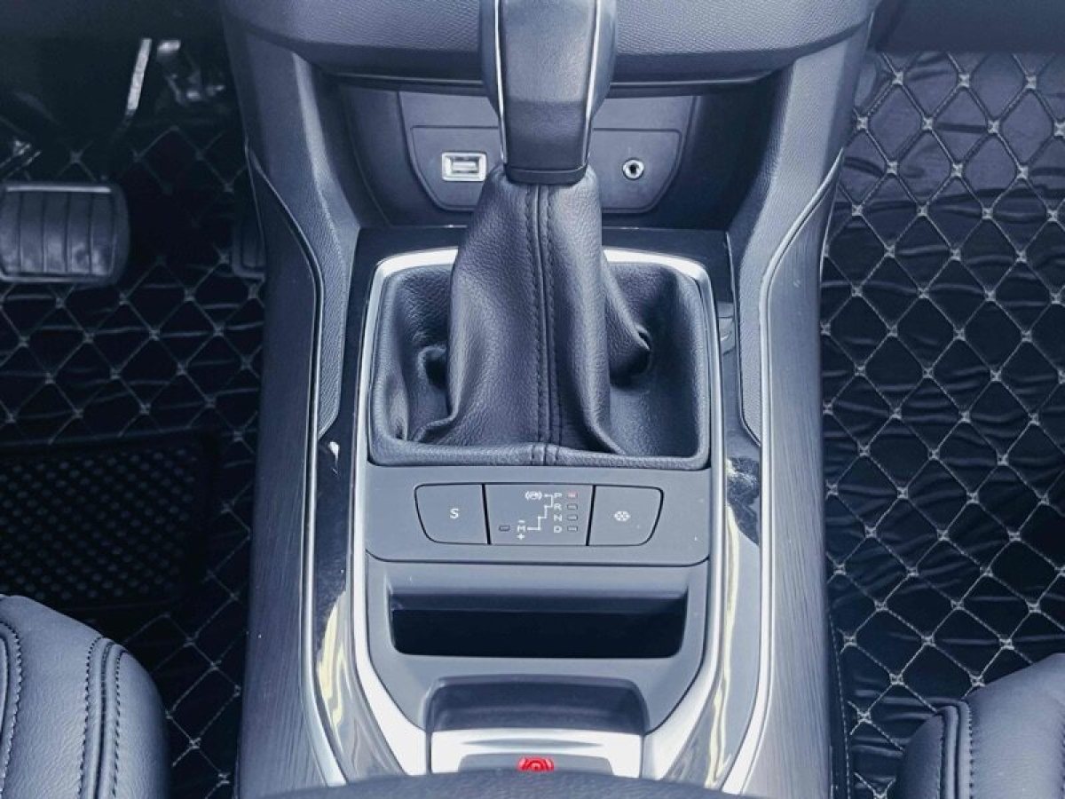 標致 408  2014款 1.8L 自動豪華版圖片