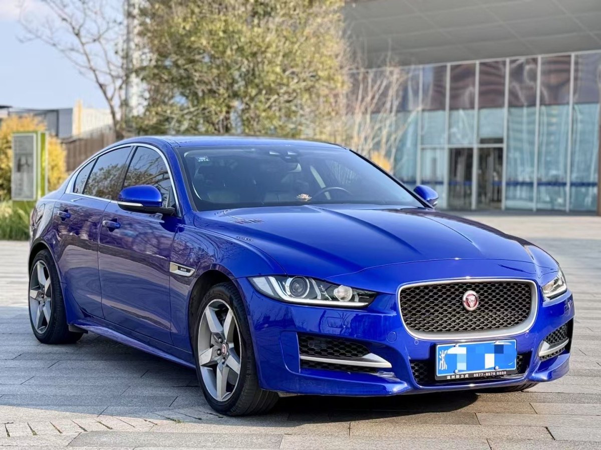 捷豹 XE  2018款 2.0T 300PS 四驅(qū)R-Sport運(yùn)動版圖片