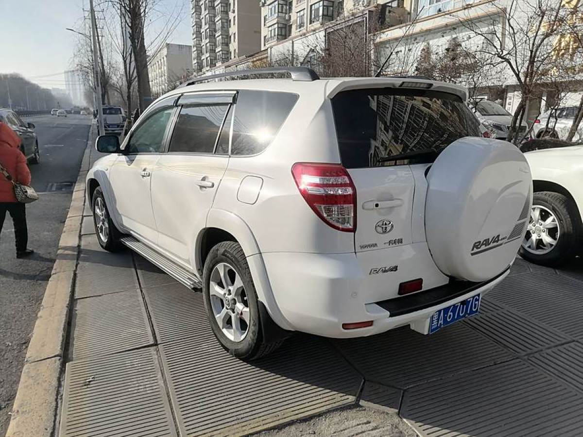 豐田 RAV4榮放  2009款 2.4L 自動(dòng)豪華版圖片