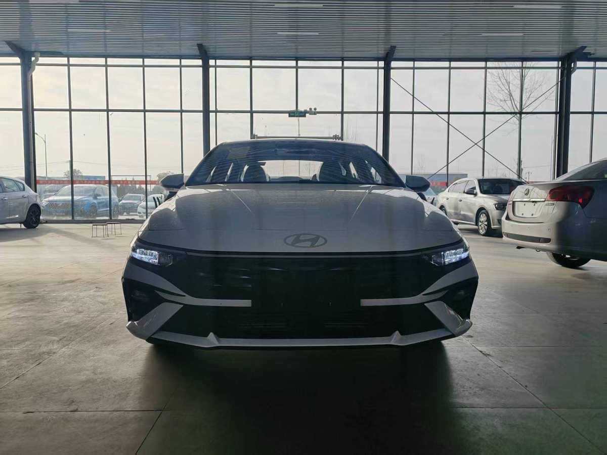 現(xiàn)代 伊蘭特  2023款 1.5L CVT GLX精英版圖片