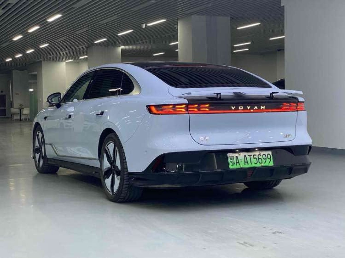 嵐圖 嵐圖追光  2023款 標(biāo)準(zhǔn)版圖片