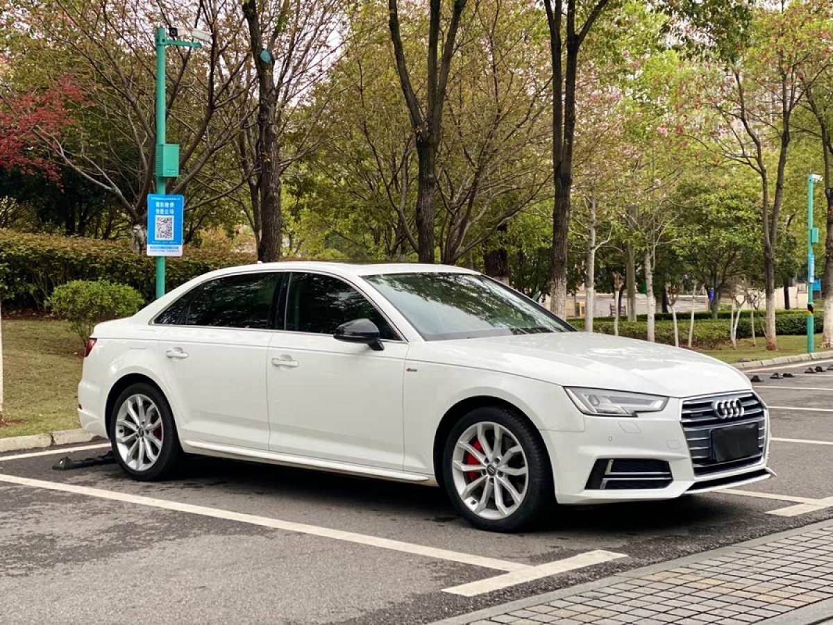 奧迪 奧迪A4L  2018款 30周年年型 45 TFSI quattro 個性運動版圖片