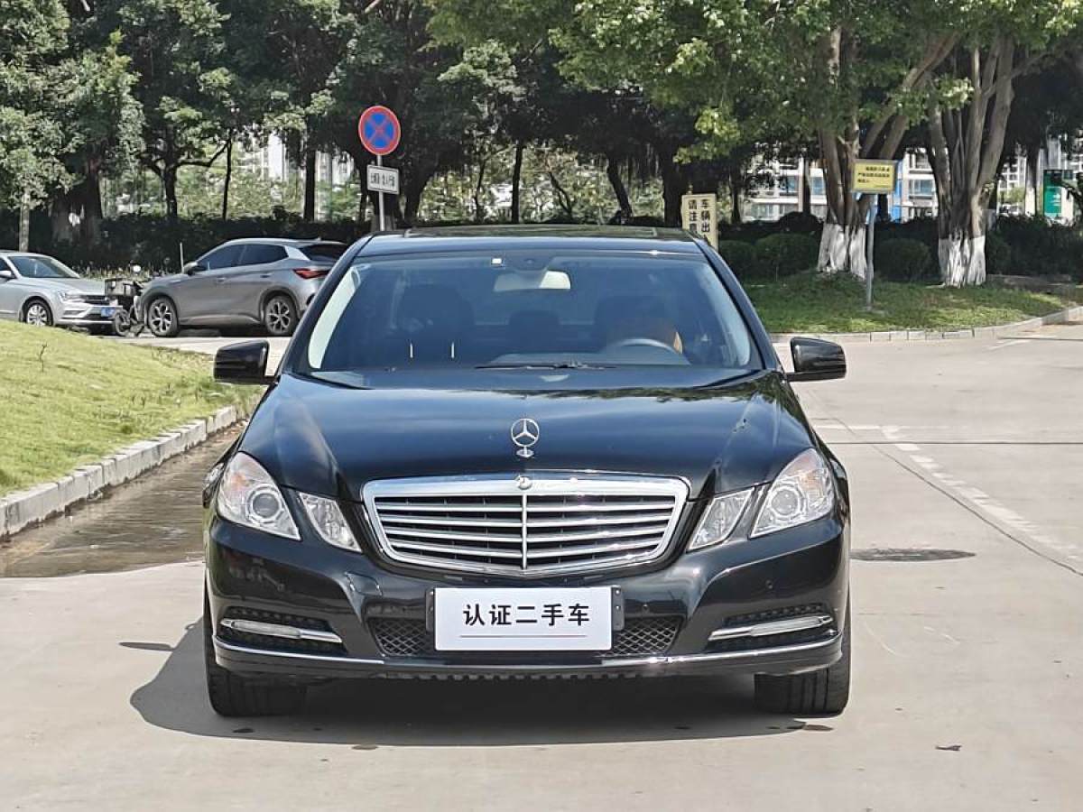 奔馳 奔馳E級(jí)  2012款 E 200 L CGI優(yōu)雅型圖片