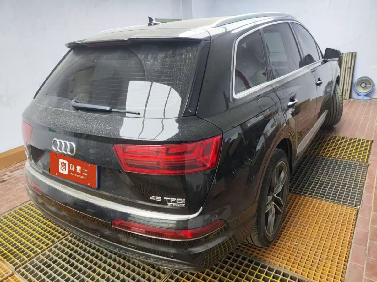 奧迪 奧迪Q7  2023款 45 TFSI quattro S line運(yùn)動(dòng)型圖片