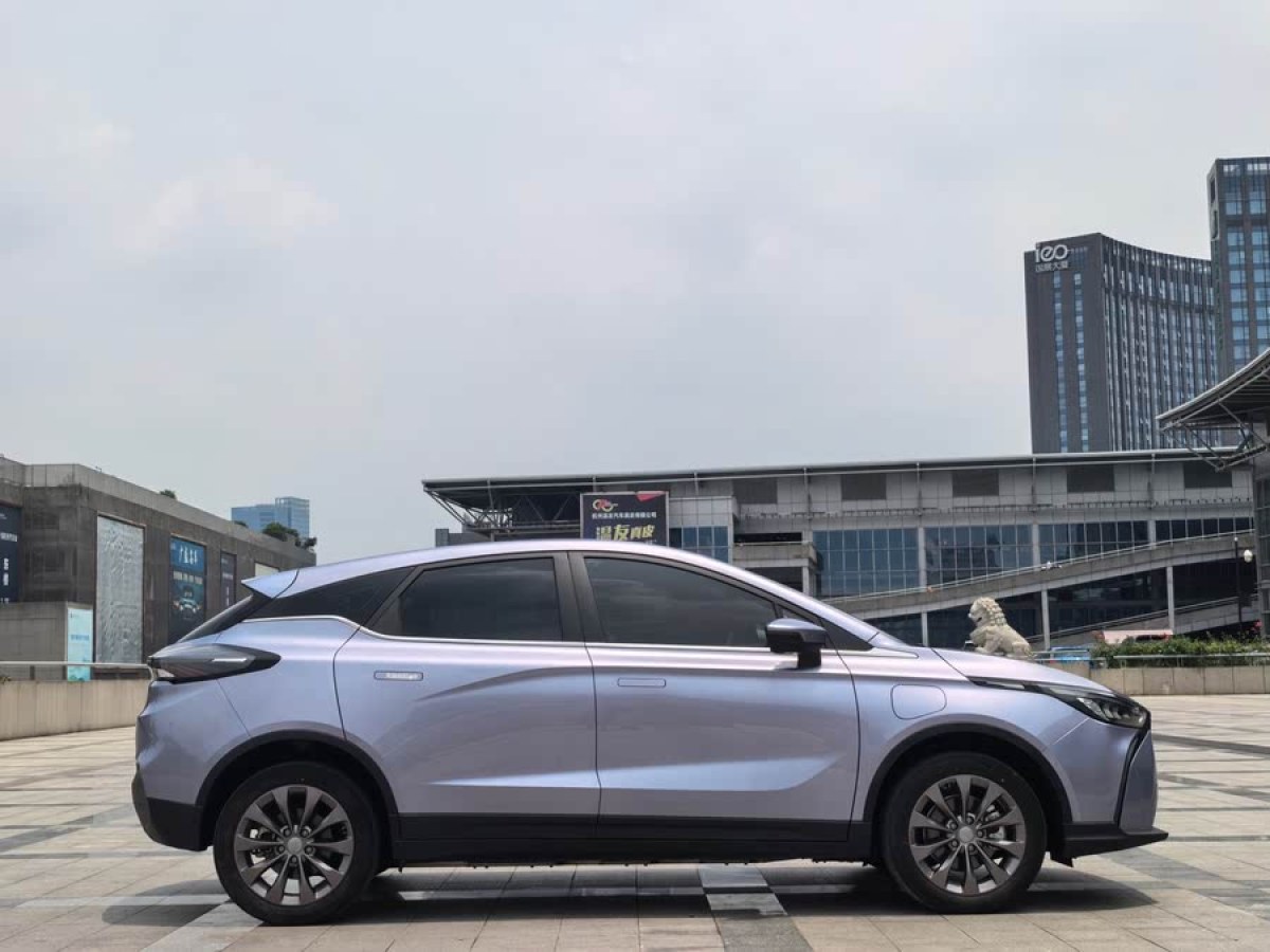 幾何 幾何M6  2022款 580 新樂型圖片