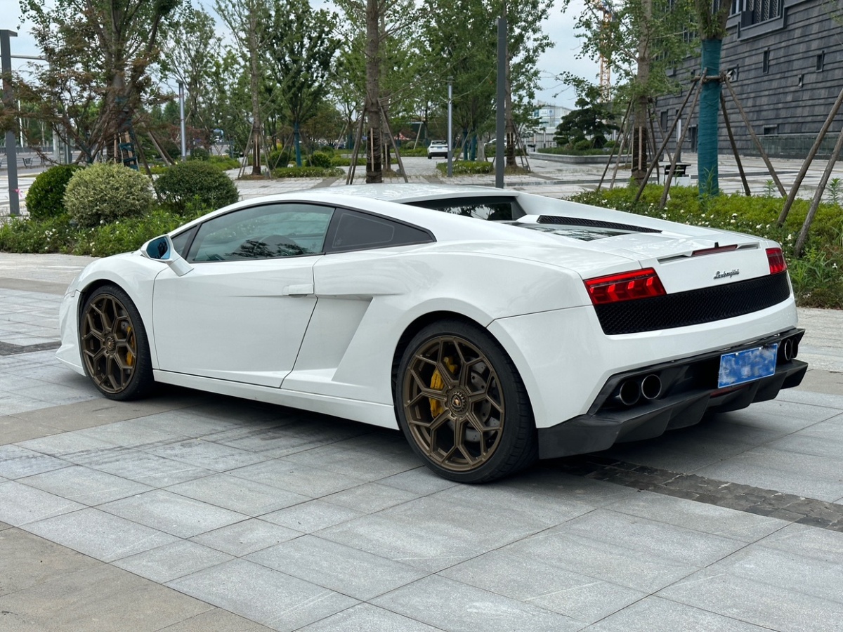 蘭博基尼 Gallardo  2010款 LP 550-2 標(biāo)準(zhǔn)版圖片