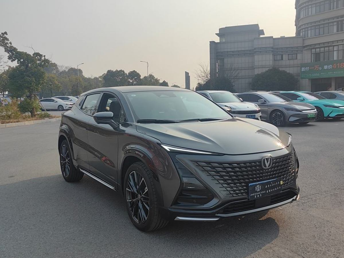 長(zhǎng)安 UNI-T  2023款 第二代 1.5T 尊享型圖片