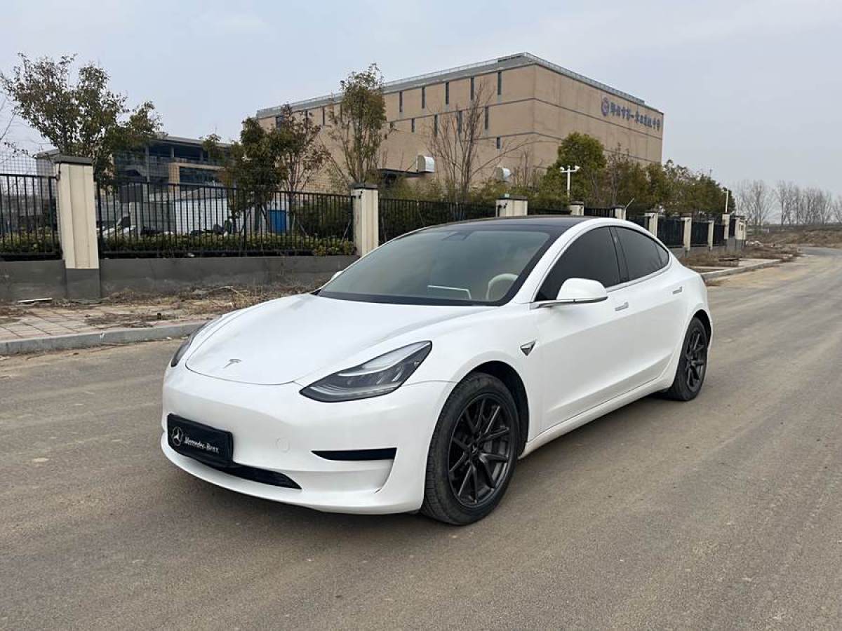 2020年12月特斯拉 Model 3  2021款 改款 標(biāo)準(zhǔn)續(xù)航后驅(qū)升級版