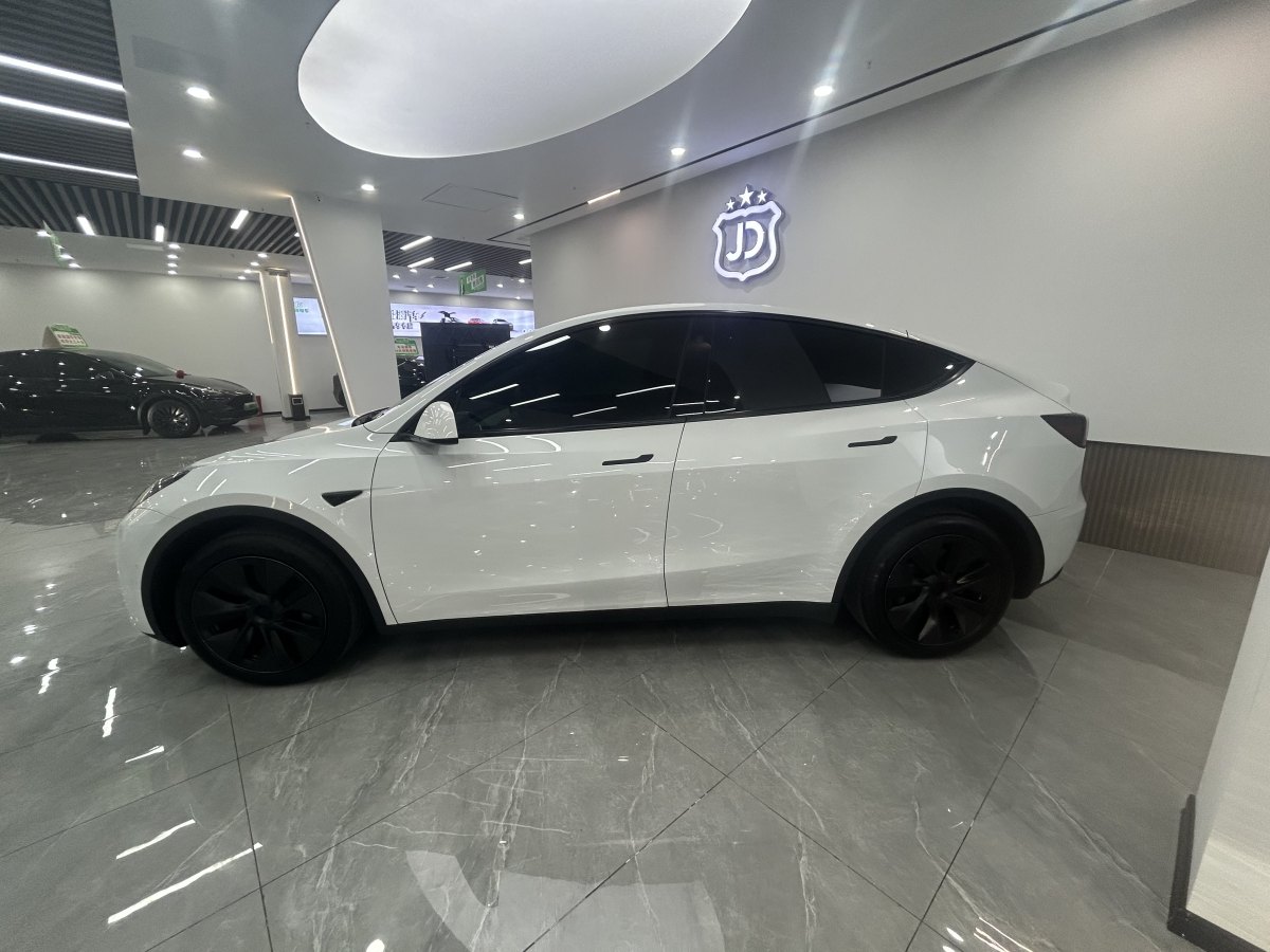 特斯拉 Model 3  2023款 煥新版 后輪驅(qū)動圖片