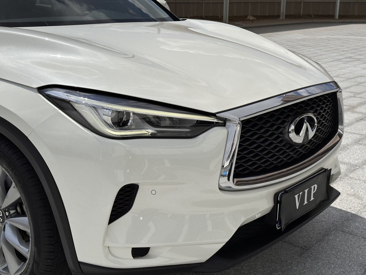 英菲尼迪 QX50  2020款 改款 2.0T 四驅(qū)菁英版圖片