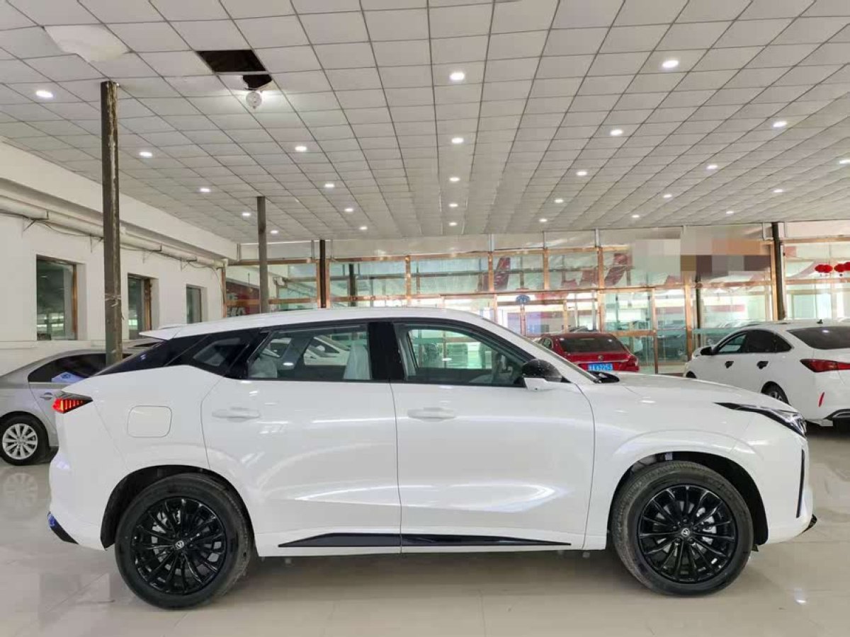 長安 長安UNI-Z新能源  2024款 藍(lán)鯨智電iDD 125km 領(lǐng)先型圖片