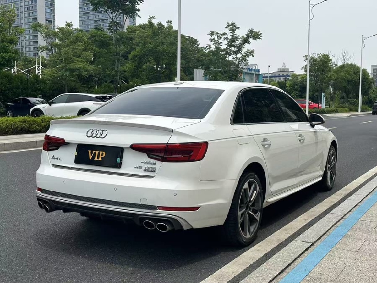 奧迪 奧迪A4L  2017款 45 TFSI quattro 風(fēng)尚型圖片